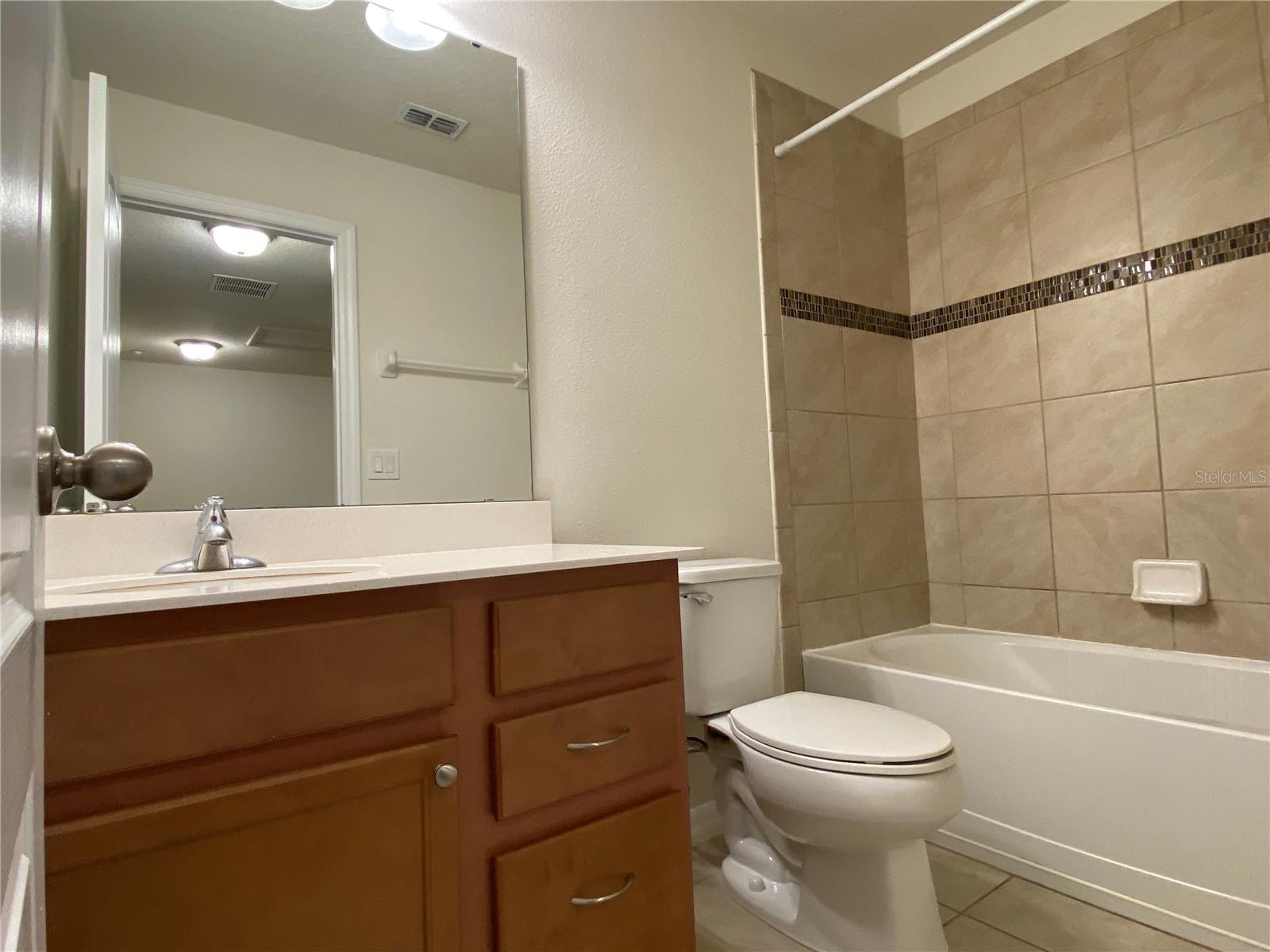 ALOMA TRAILS - Residential Lease