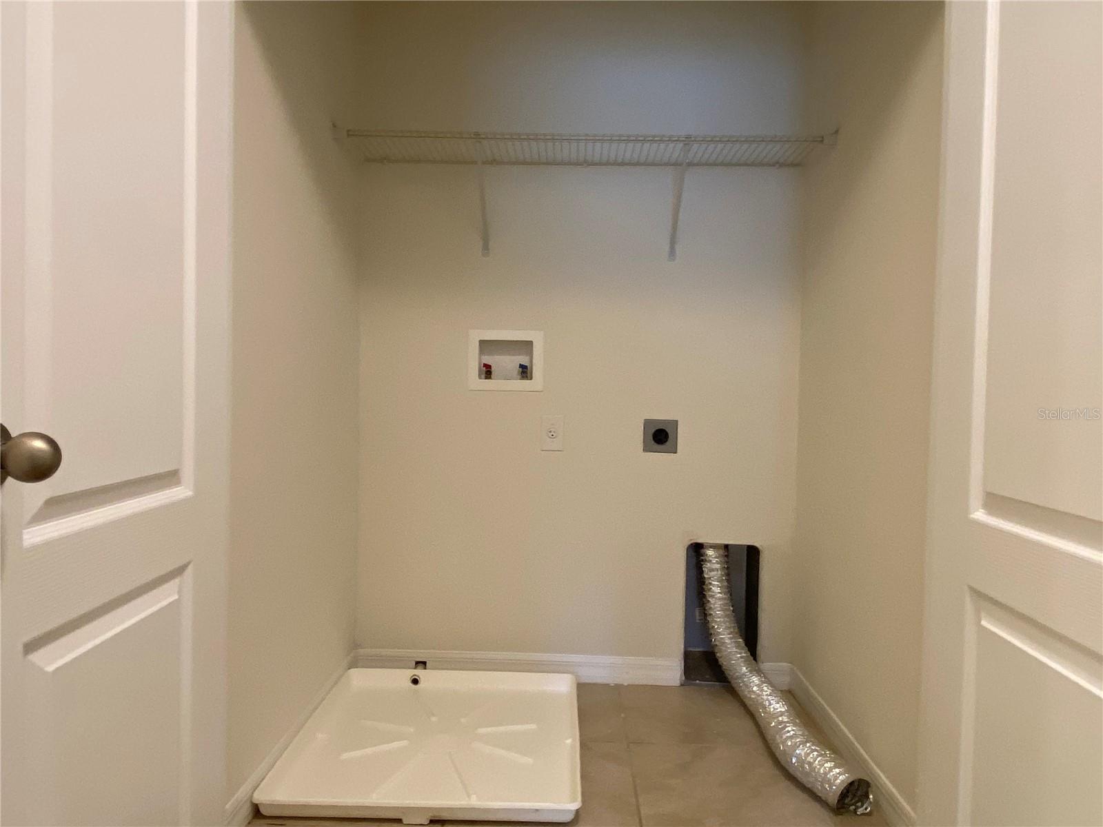 ALOMA TRAILS - Residential Lease