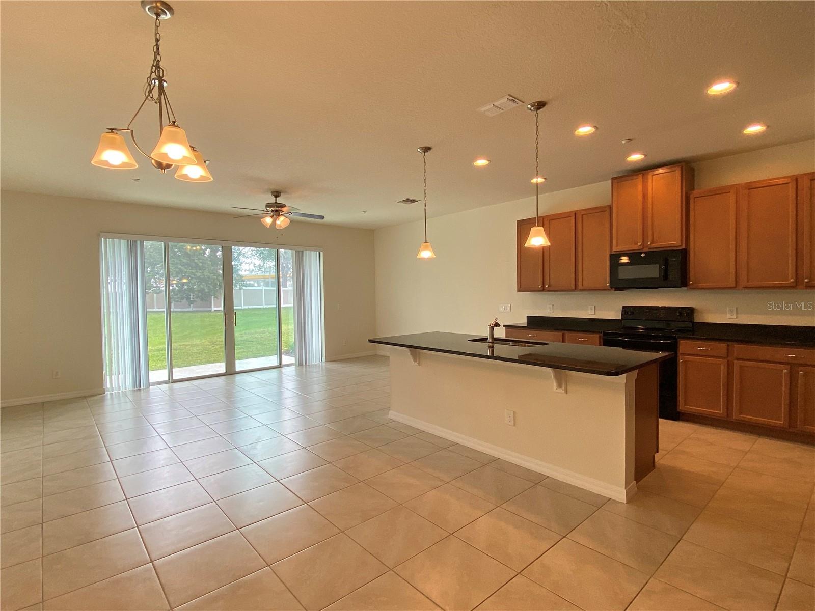 ALOMA TRAILS - Residential Lease