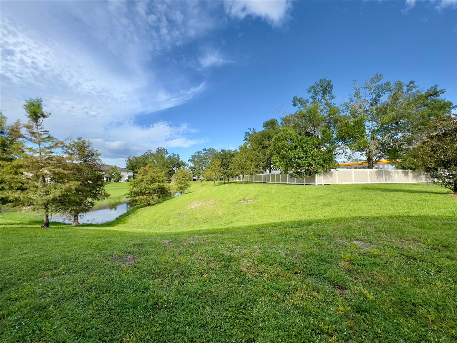 ALOMA TRAILS - Residential Lease