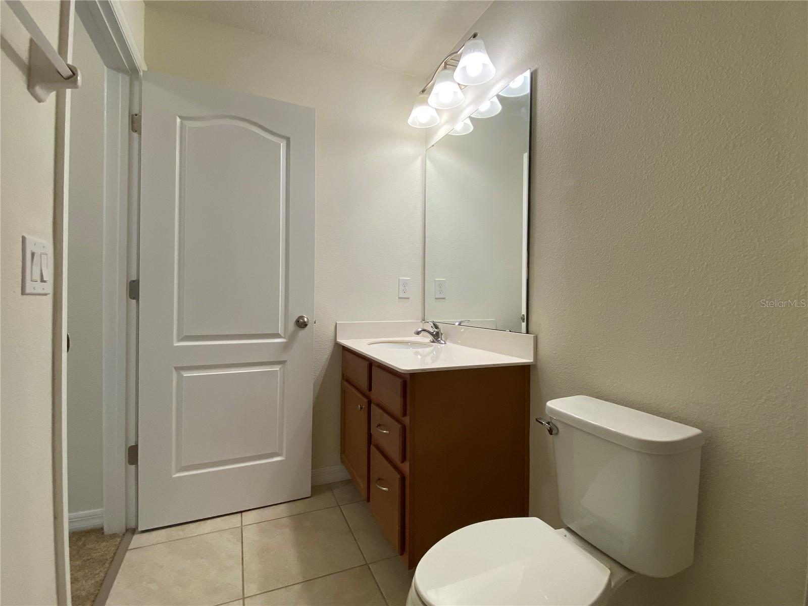 ALOMA TRAILS - Residential Lease