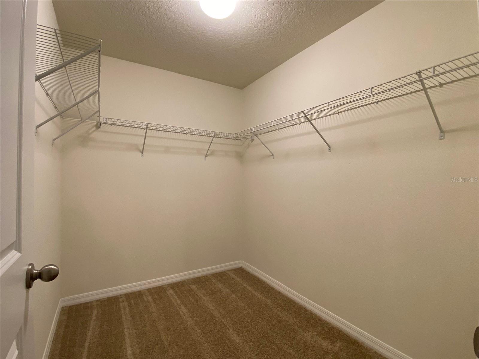 ALOMA TRAILS - Residential Lease