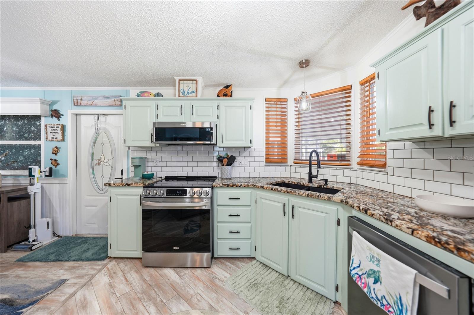 BUTTONWOOD - Residential