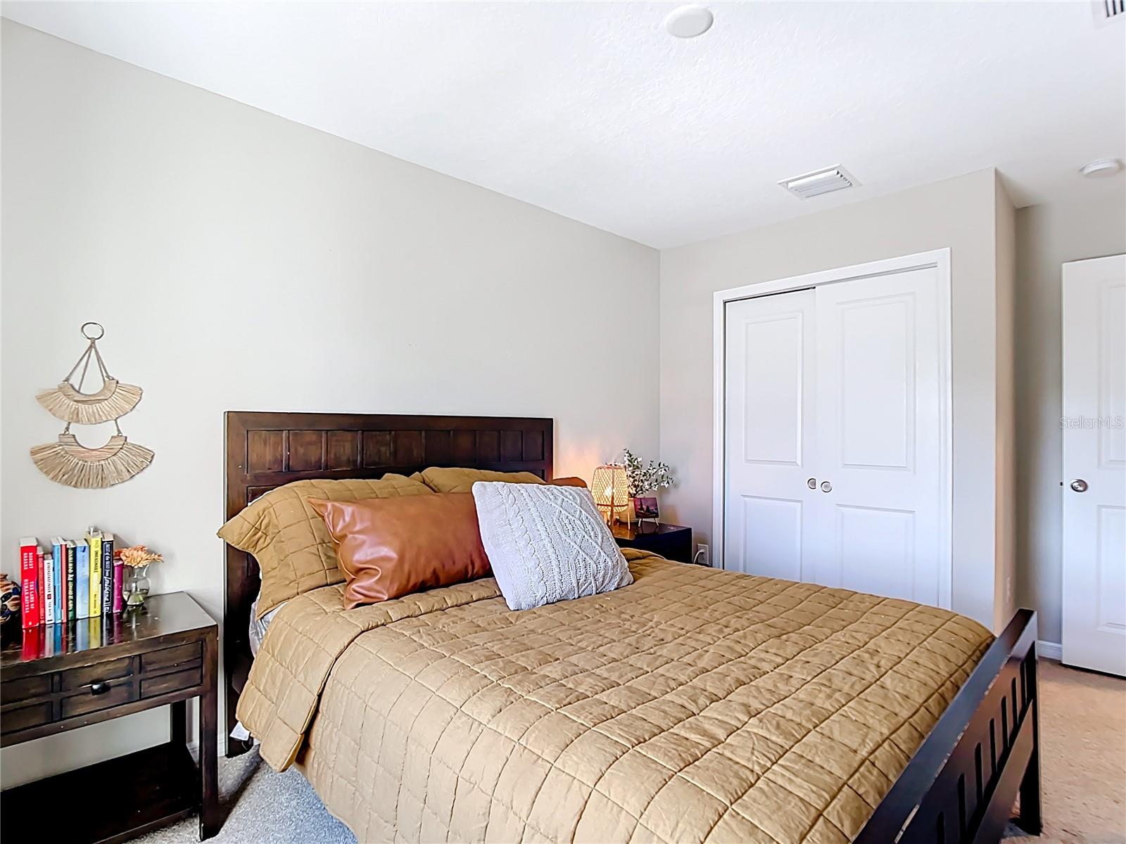 ARTISAN LAKES PRCL J PH I & II - Residential Lease