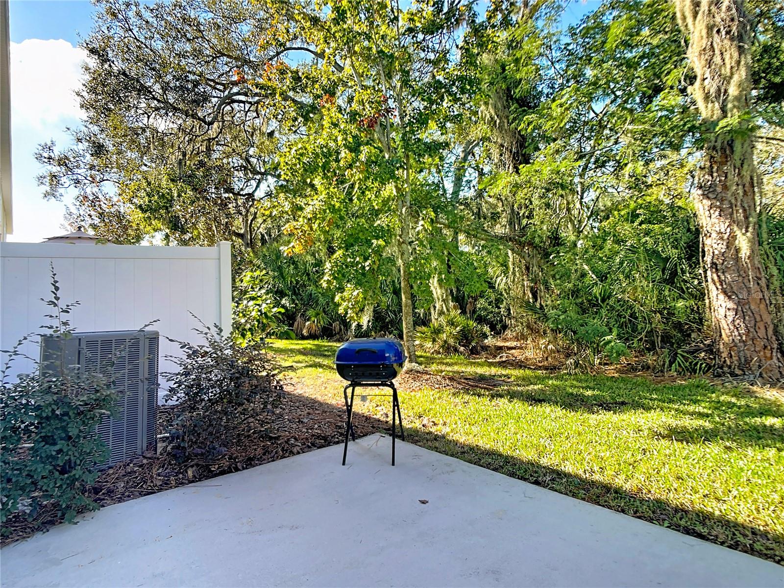 ARTISAN LAKES PRCL J PH I & II - Residential Lease