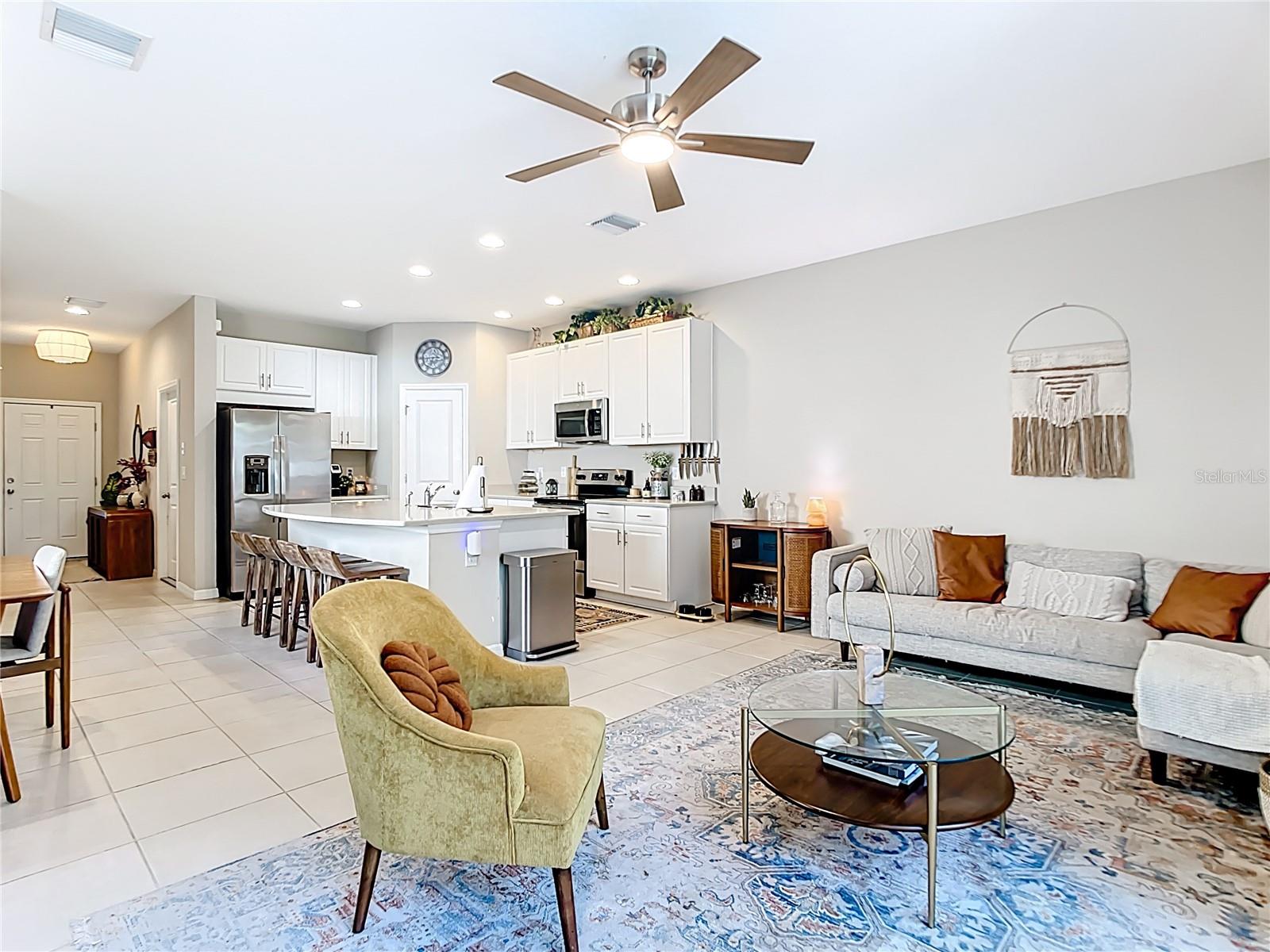 ARTISAN LAKES PRCL J PH I & II - Residential Lease