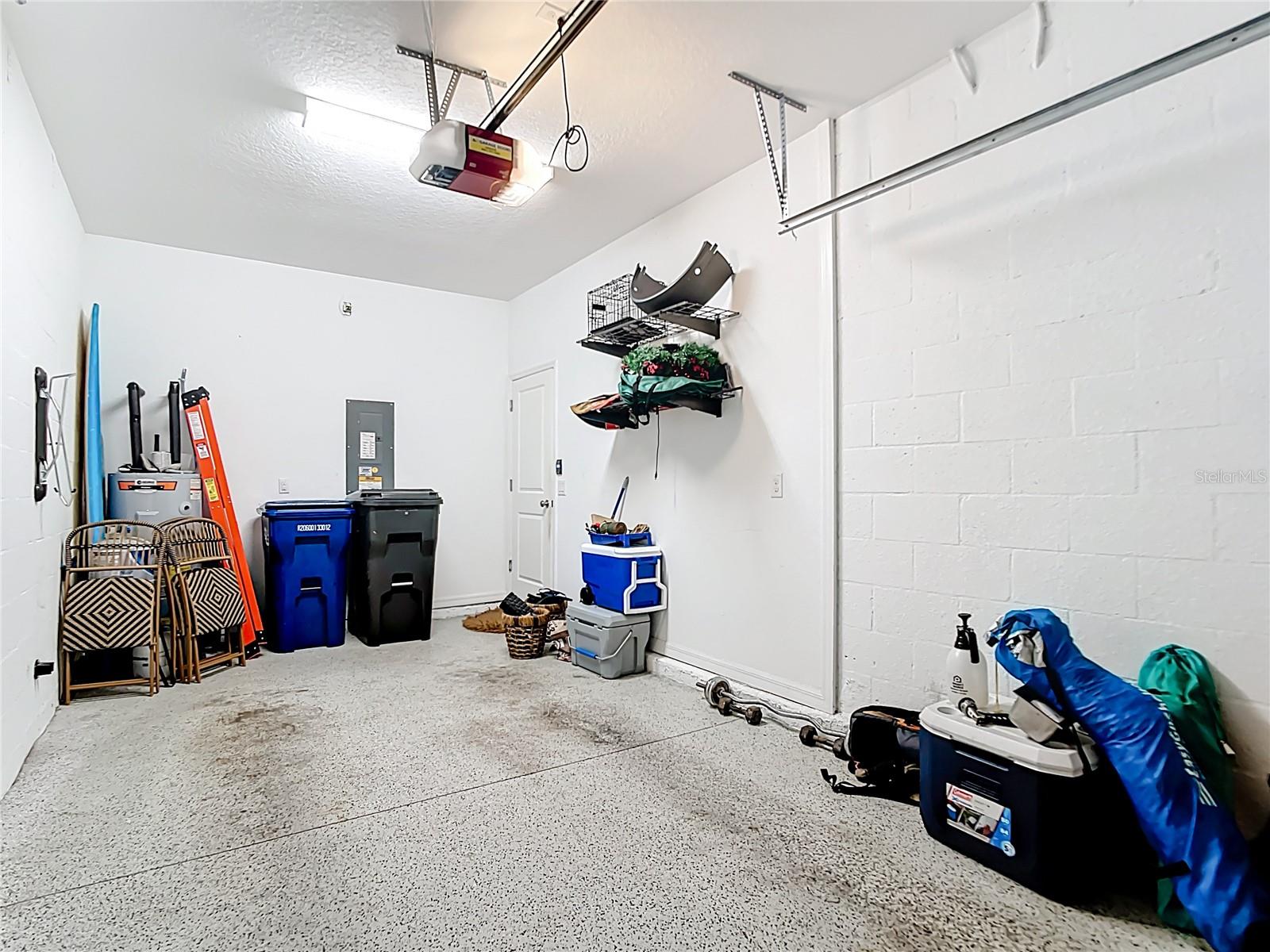 ARTISAN LAKES PRCL J PH I & II - Residential Lease