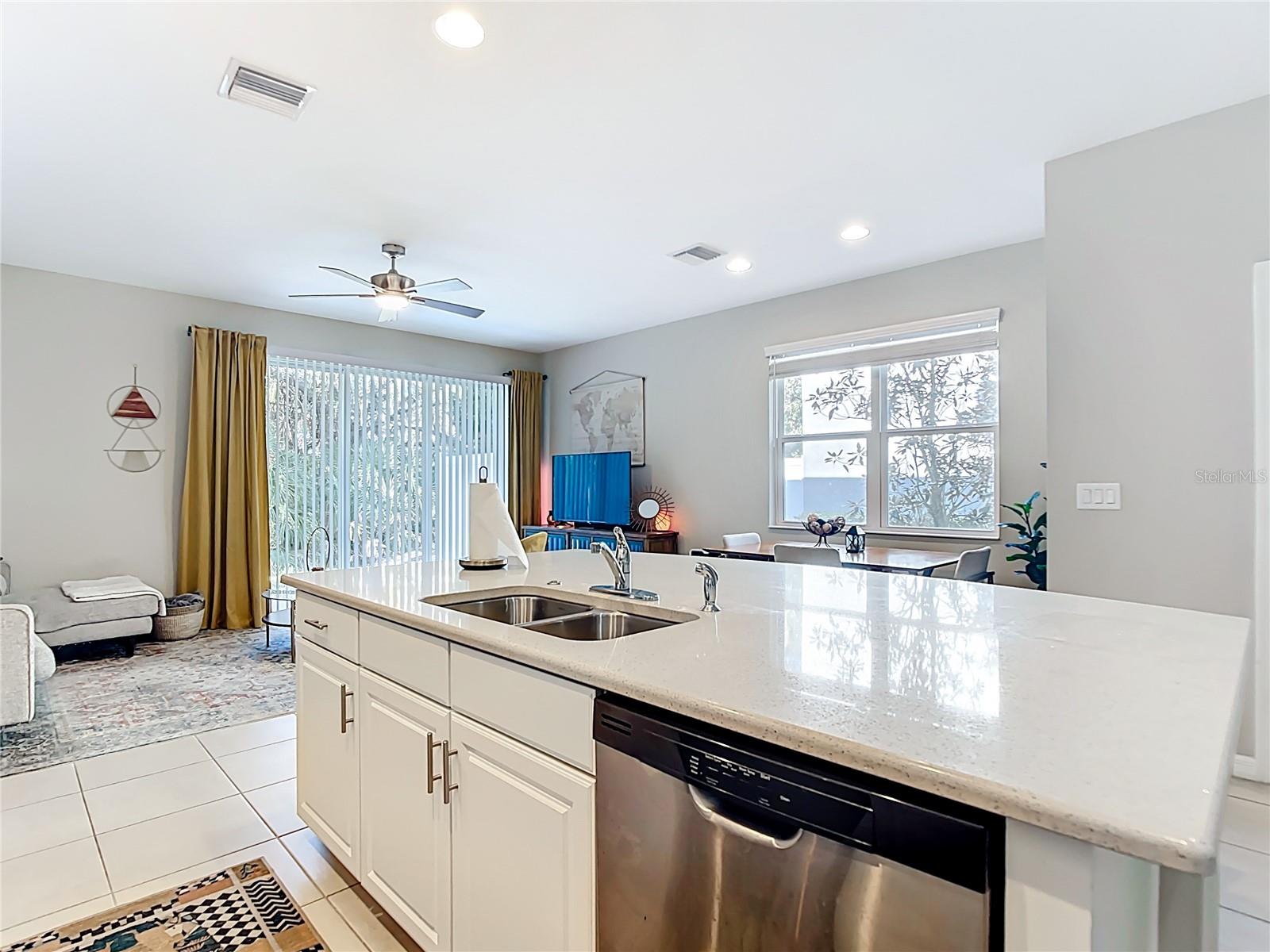 ARTISAN LAKES PRCL J PH I & II - Residential Lease