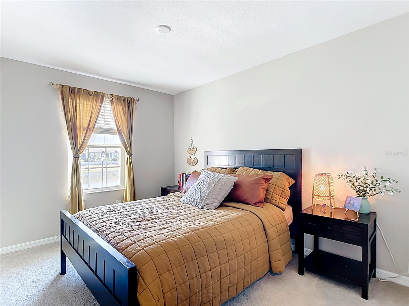 ARTISAN LAKES PRCL J PH I & II - Residential Lease