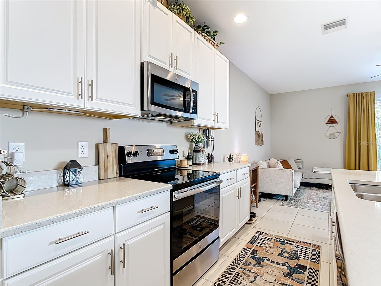 ARTISAN LAKES PRCL J PH I & II - Residential Lease