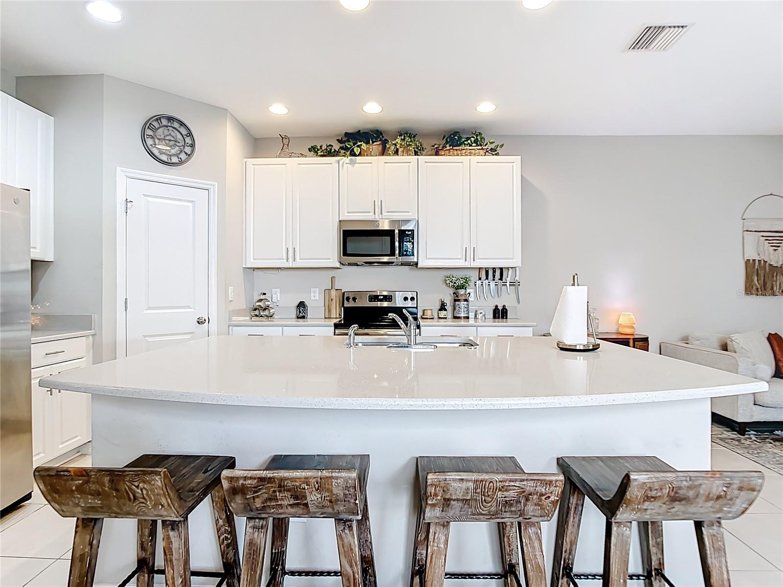 ARTISAN LAKES PRCL J PH I & II - Residential Lease