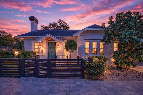 Photo of 748 32nd Avenue N, St Petersburg, FL 33704 (MLS # TB8469724)