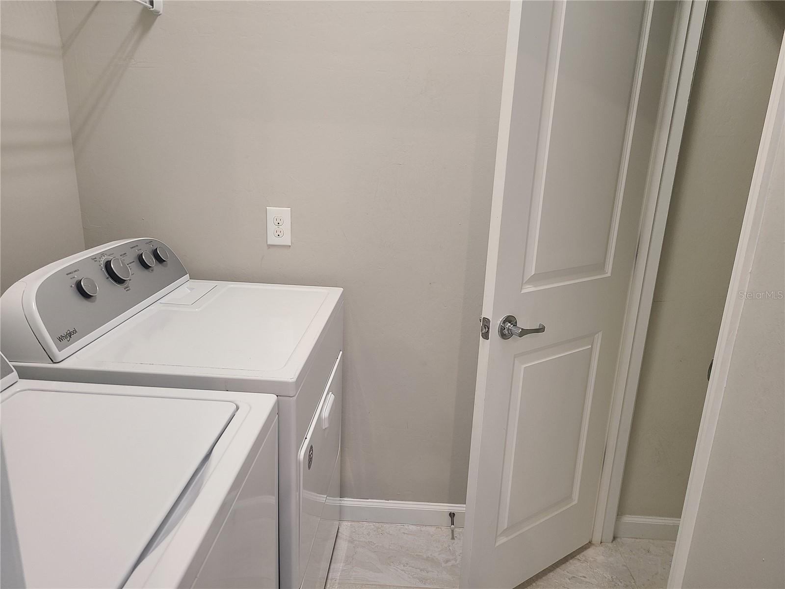 MALLORY PARK - Residential Lease