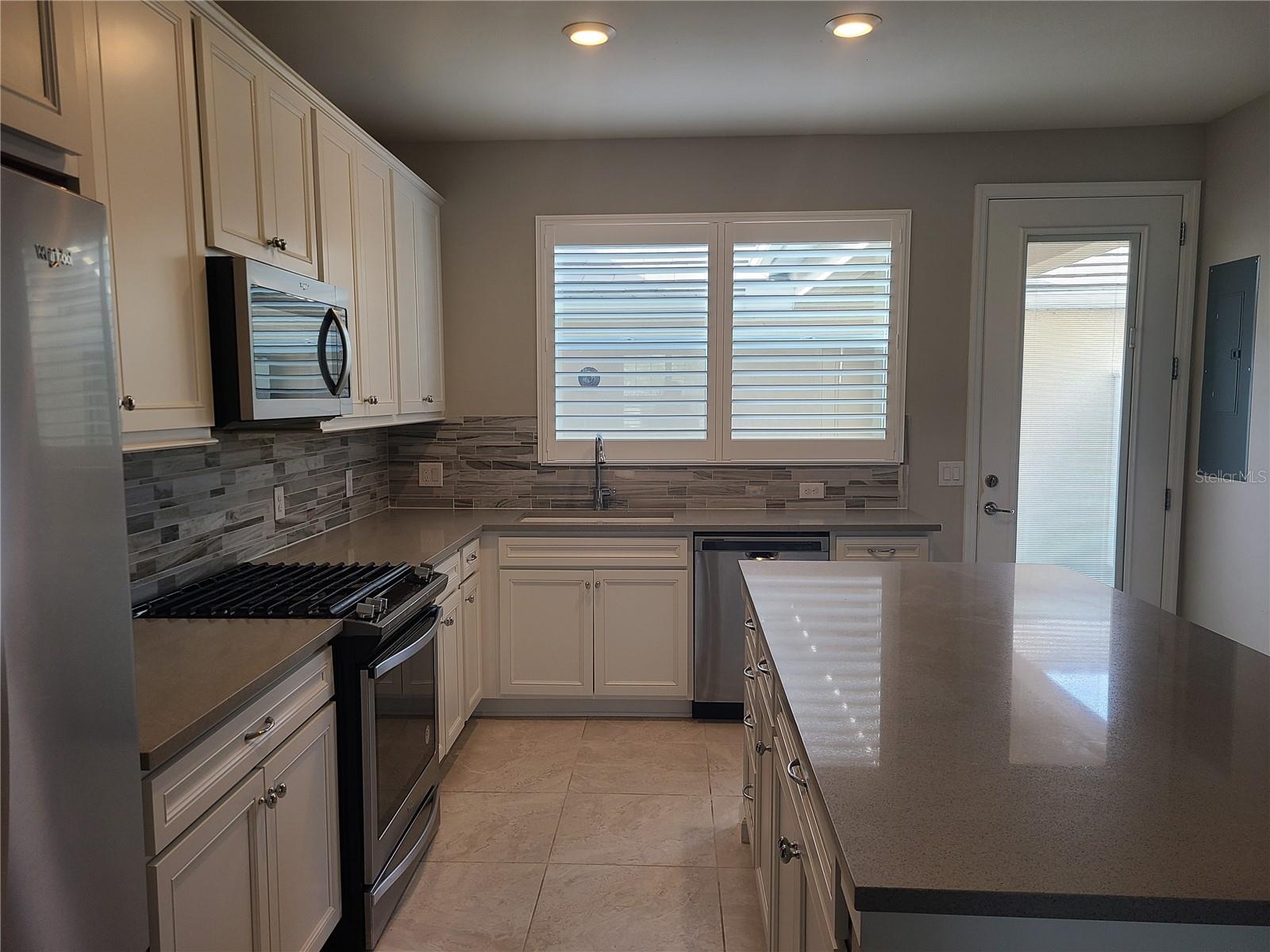 MALLORY PARK - Residential Lease