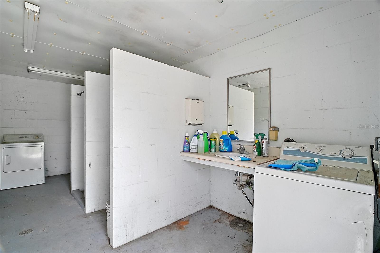 CAMPERTOWN MOBILE HOME PARK - Commercial Sale