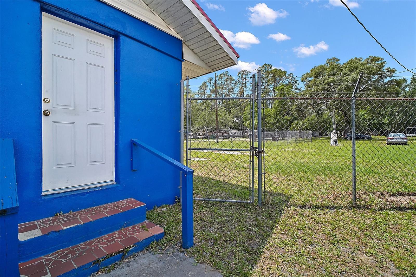 CAMPERTOWN MOBILE HOME PARK - Commercial Sale