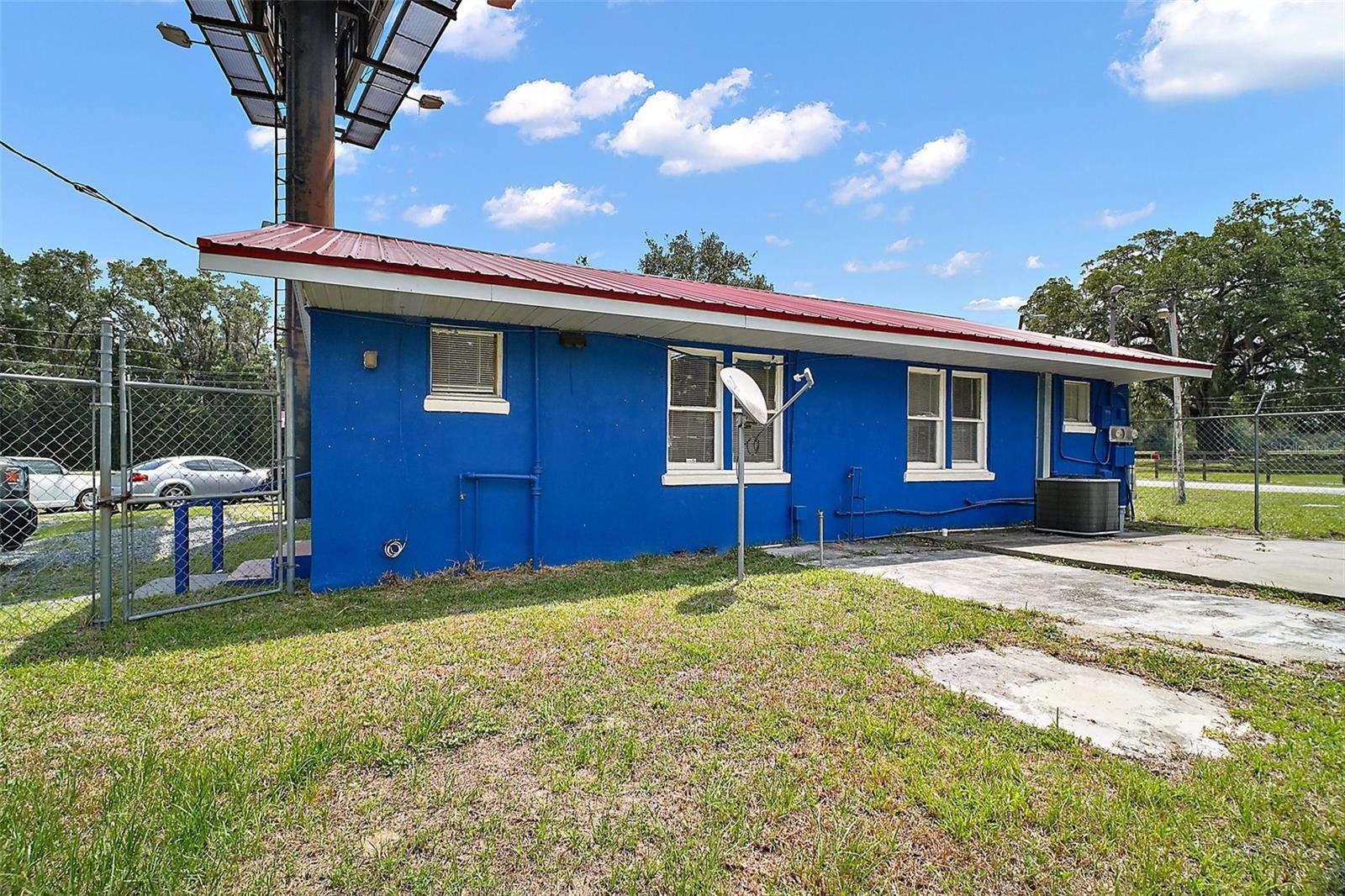 CAMPERTOWN MOBILE HOME PARK - Commercial Sale