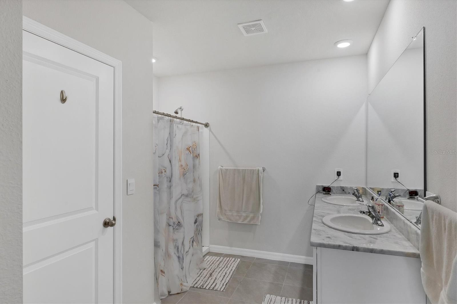 VILLAGES OF GLEN CREEK PH 1B - Residential