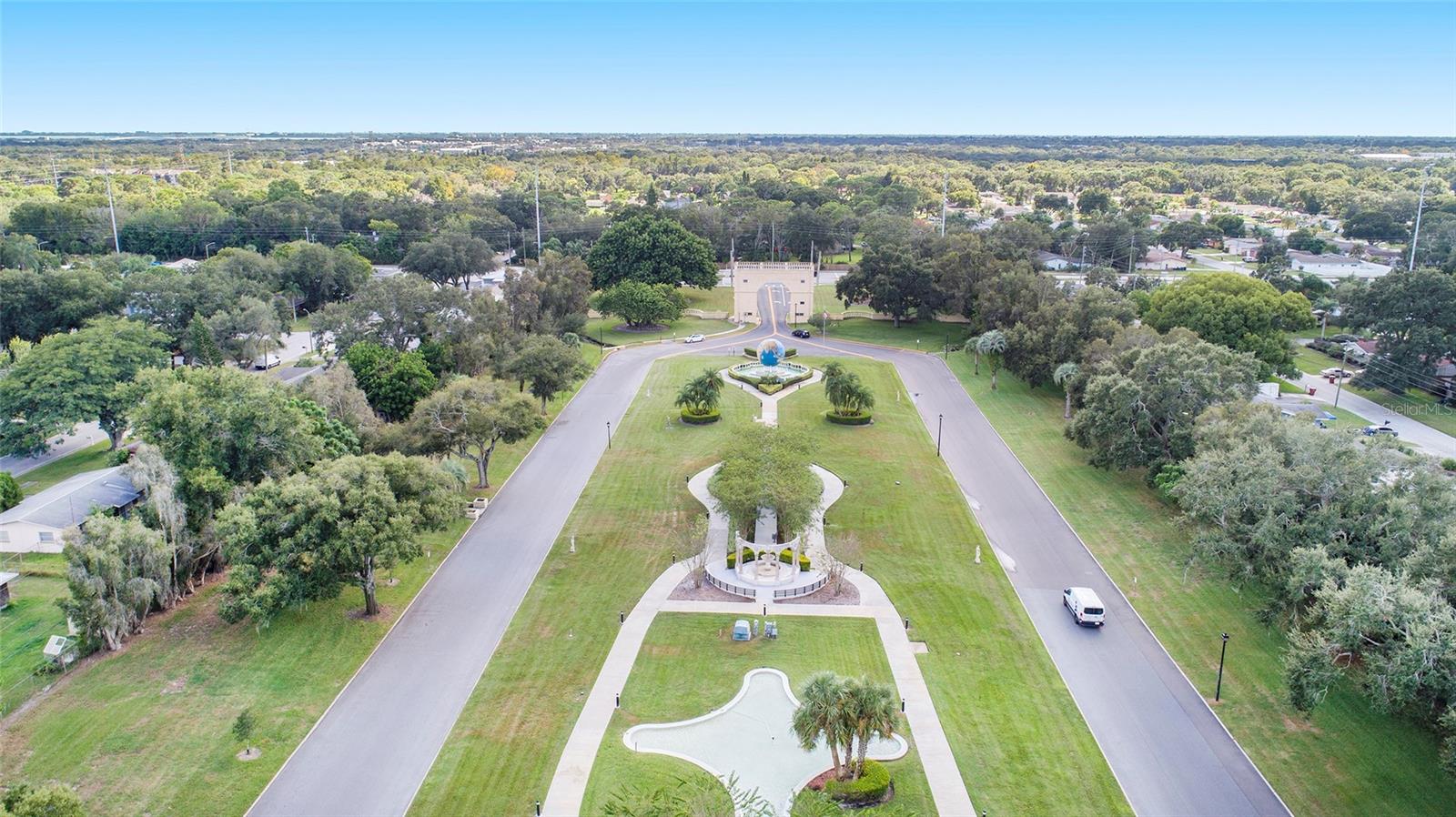 ON TOP OF THE WORLD - Residential