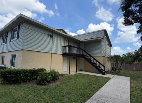 Photo of 245 Red Maple Place, Brandon, FL 33510 (MLS # TB8533591)