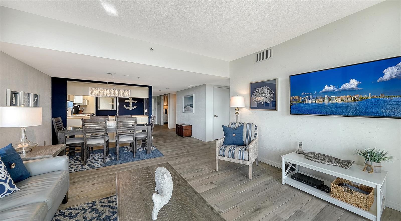 BEACHPLACE I - Residential