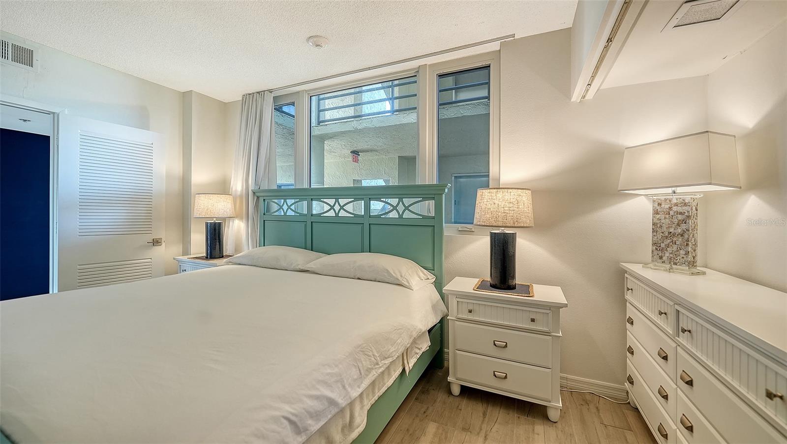 BEACHPLACE I - Residential