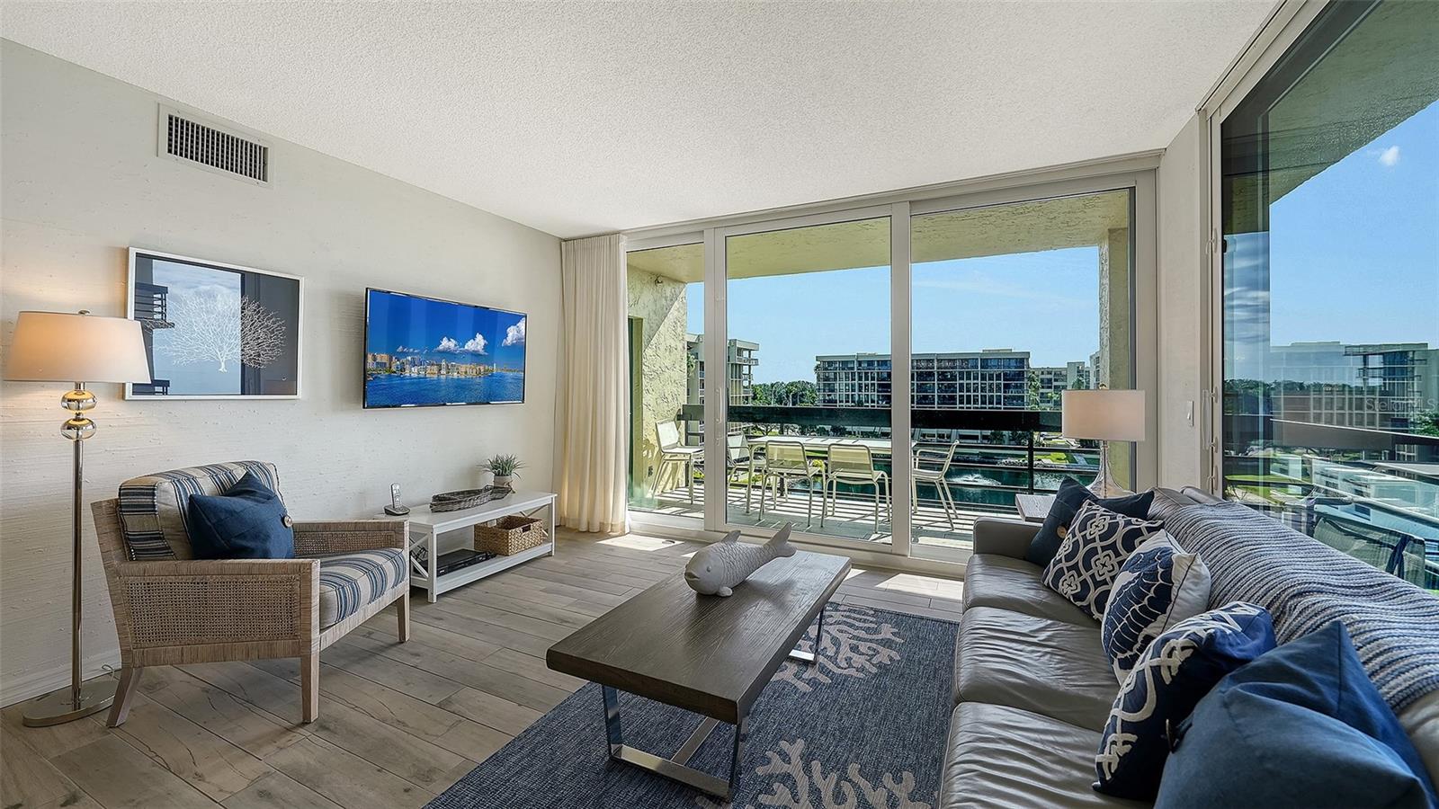 BEACHPLACE I - Residential