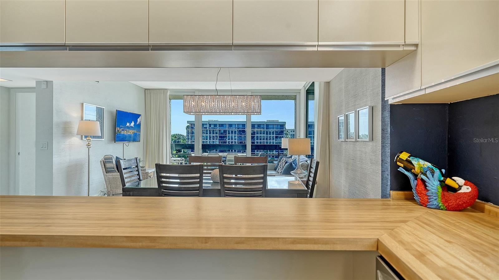 BEACHPLACE I - Residential