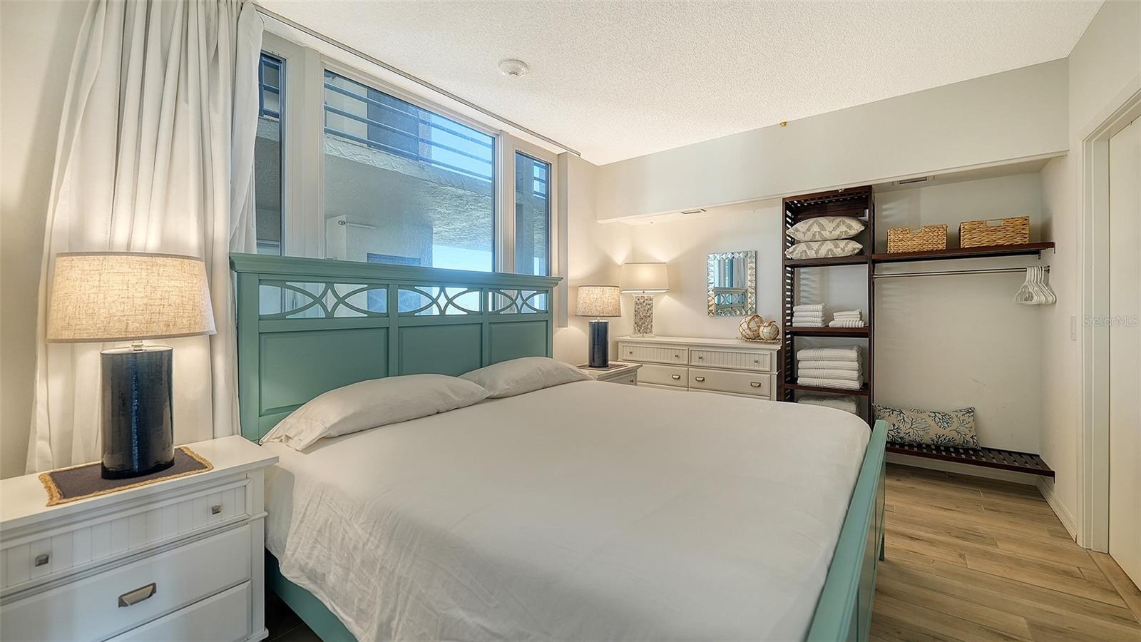 BEACHPLACE I - Residential