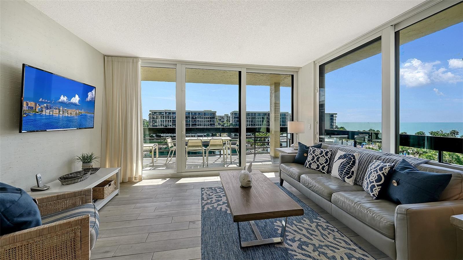 BEACHPLACE I - Residential