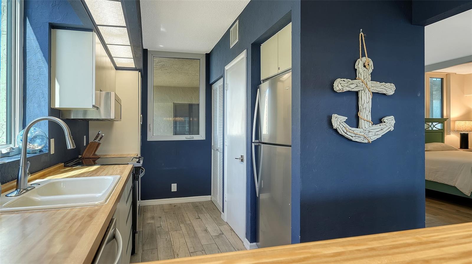 BEACHPLACE I - Residential