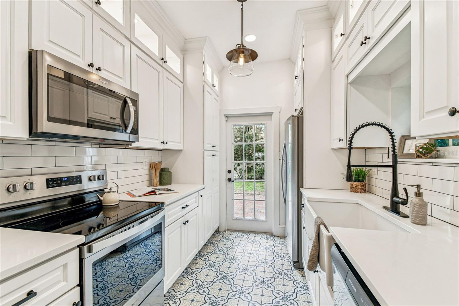 BAYVIEW HOMES - Residential