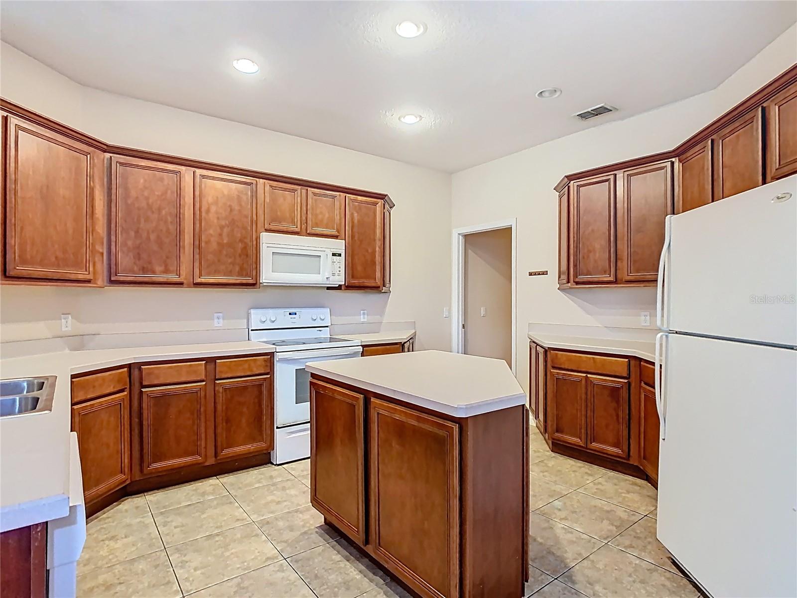 BELLALAGO - Residential Lease