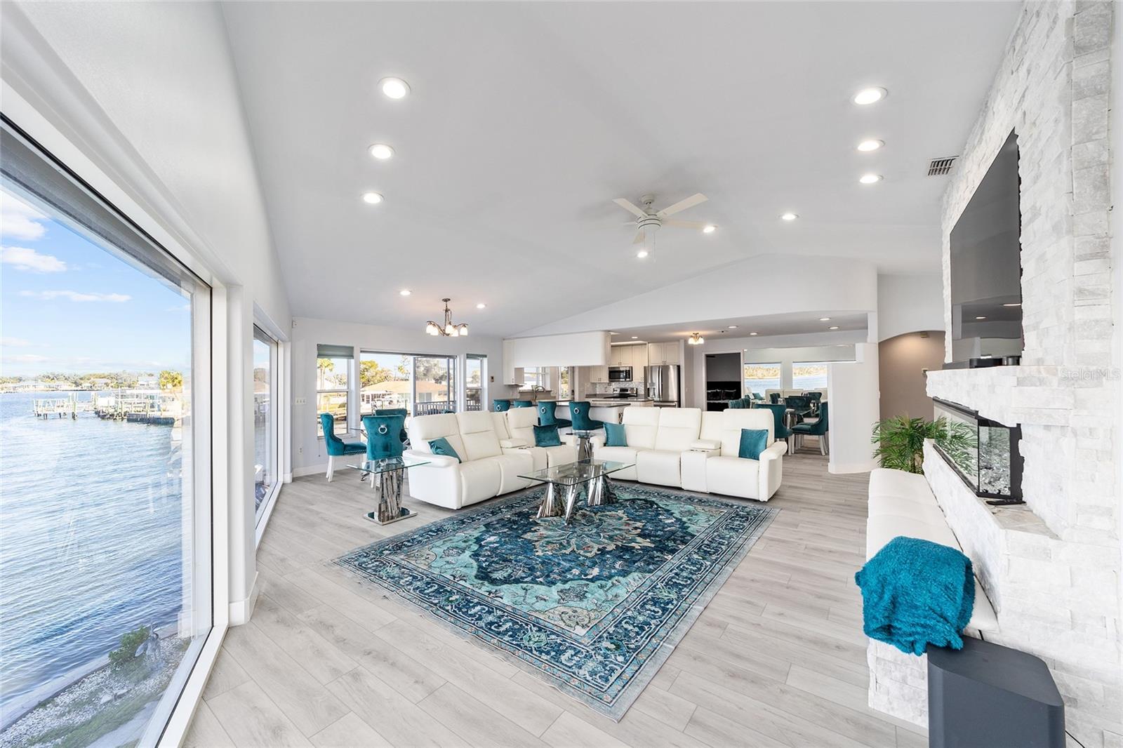 PARADISE ISLE UNREC SUB - Residential