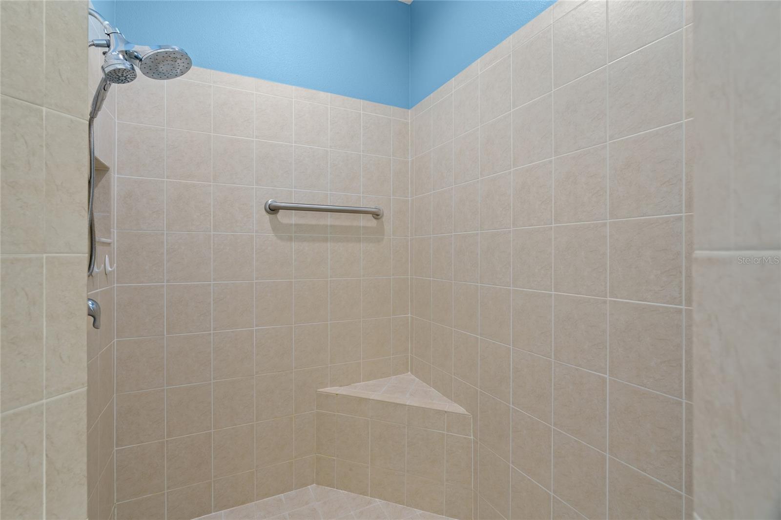 SUMMERGLEN - Residential