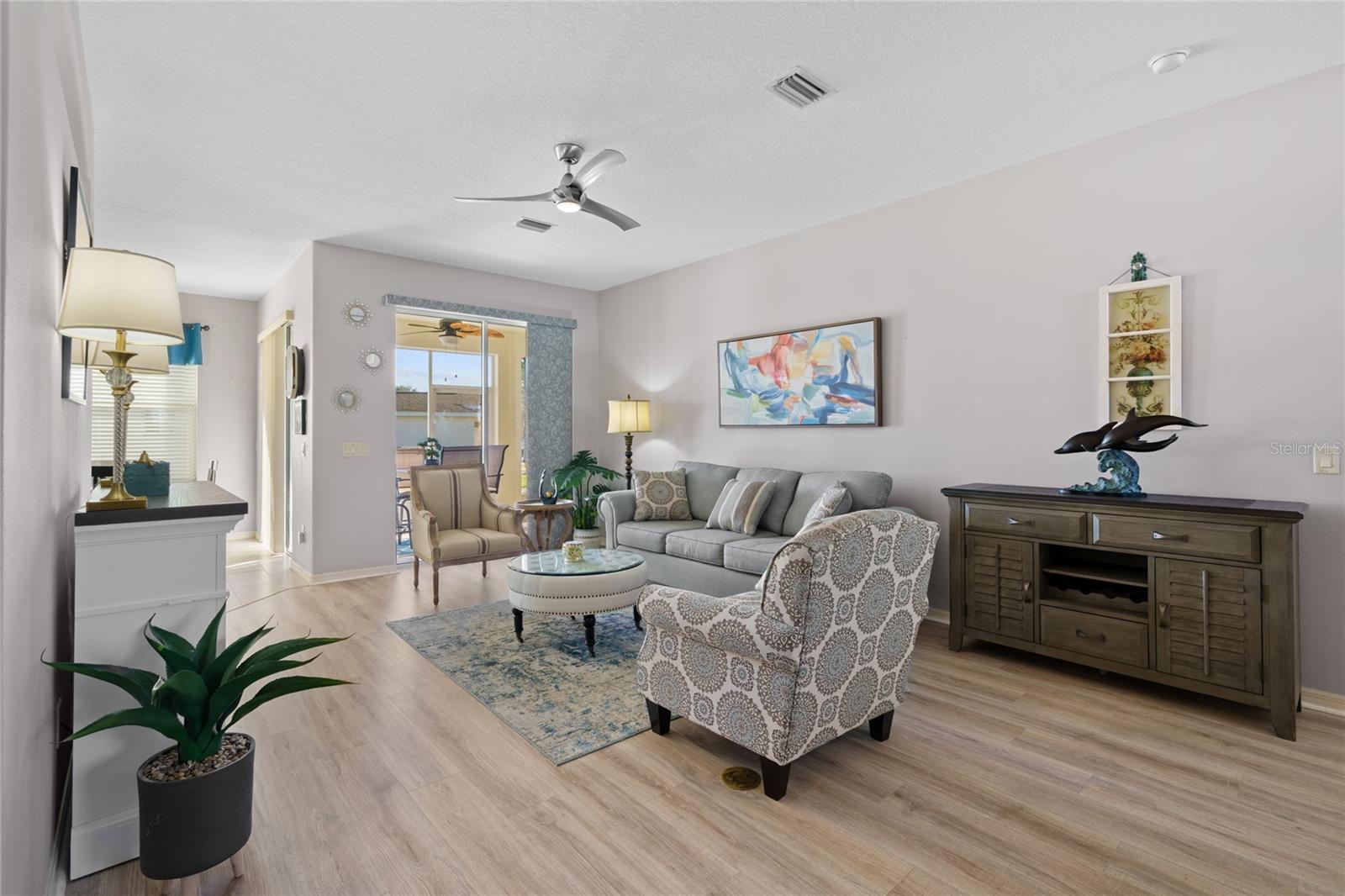 SUMMERGLEN - Residential