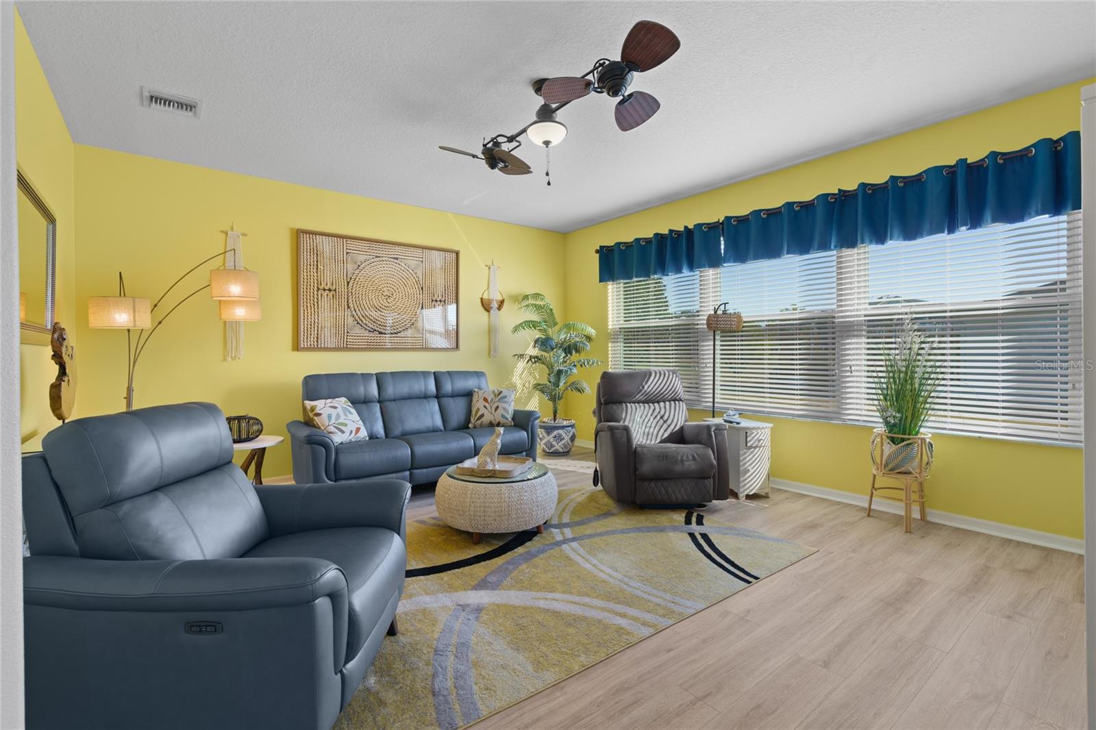 SUMMERGLEN - Residential