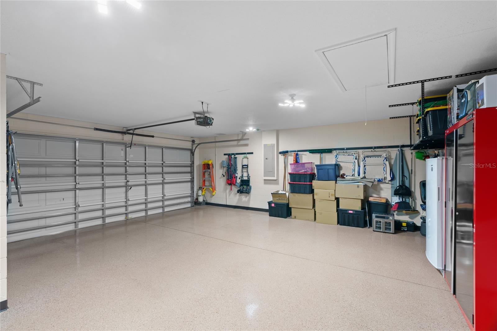 SUMMERGLEN - Residential