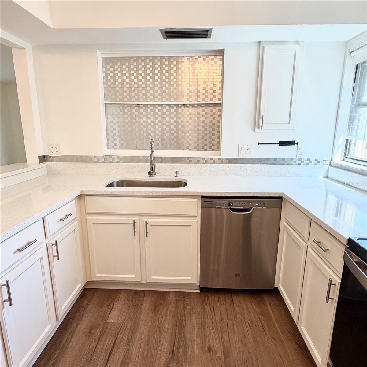 GLEN THE - Residential