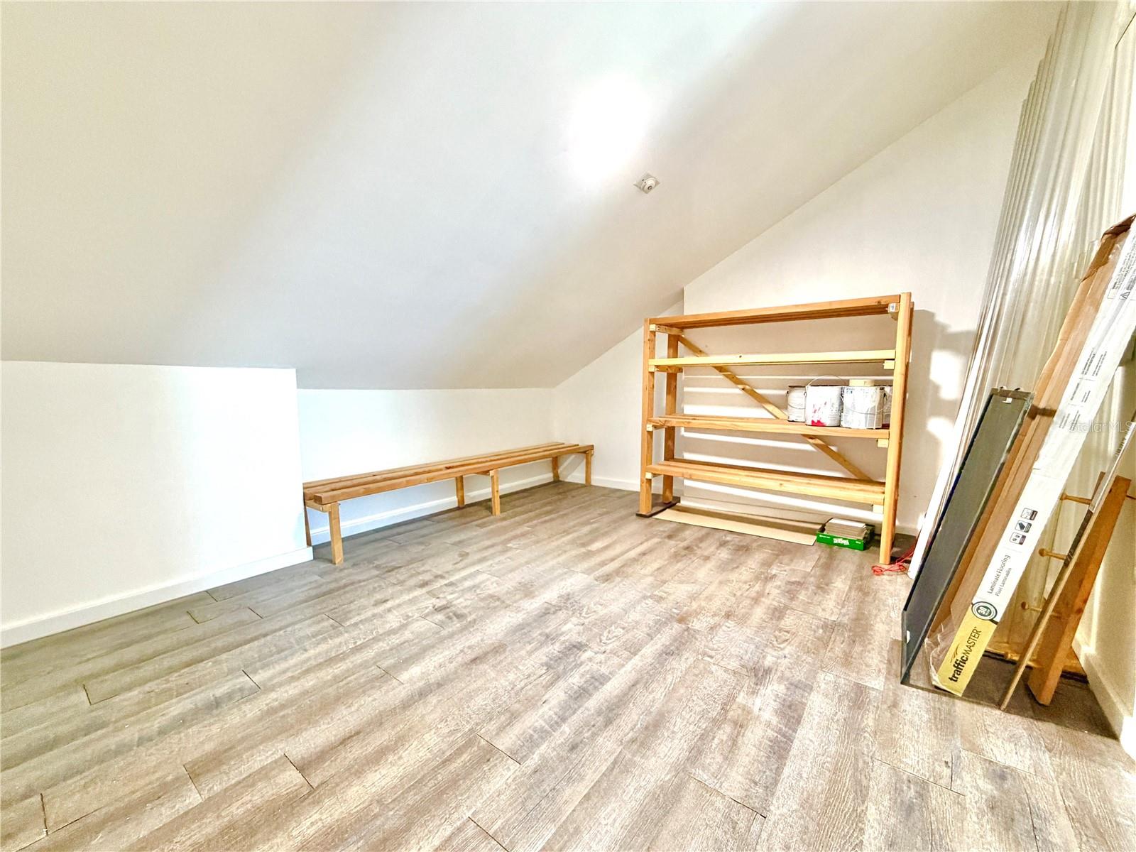 GLEN THE - Residential