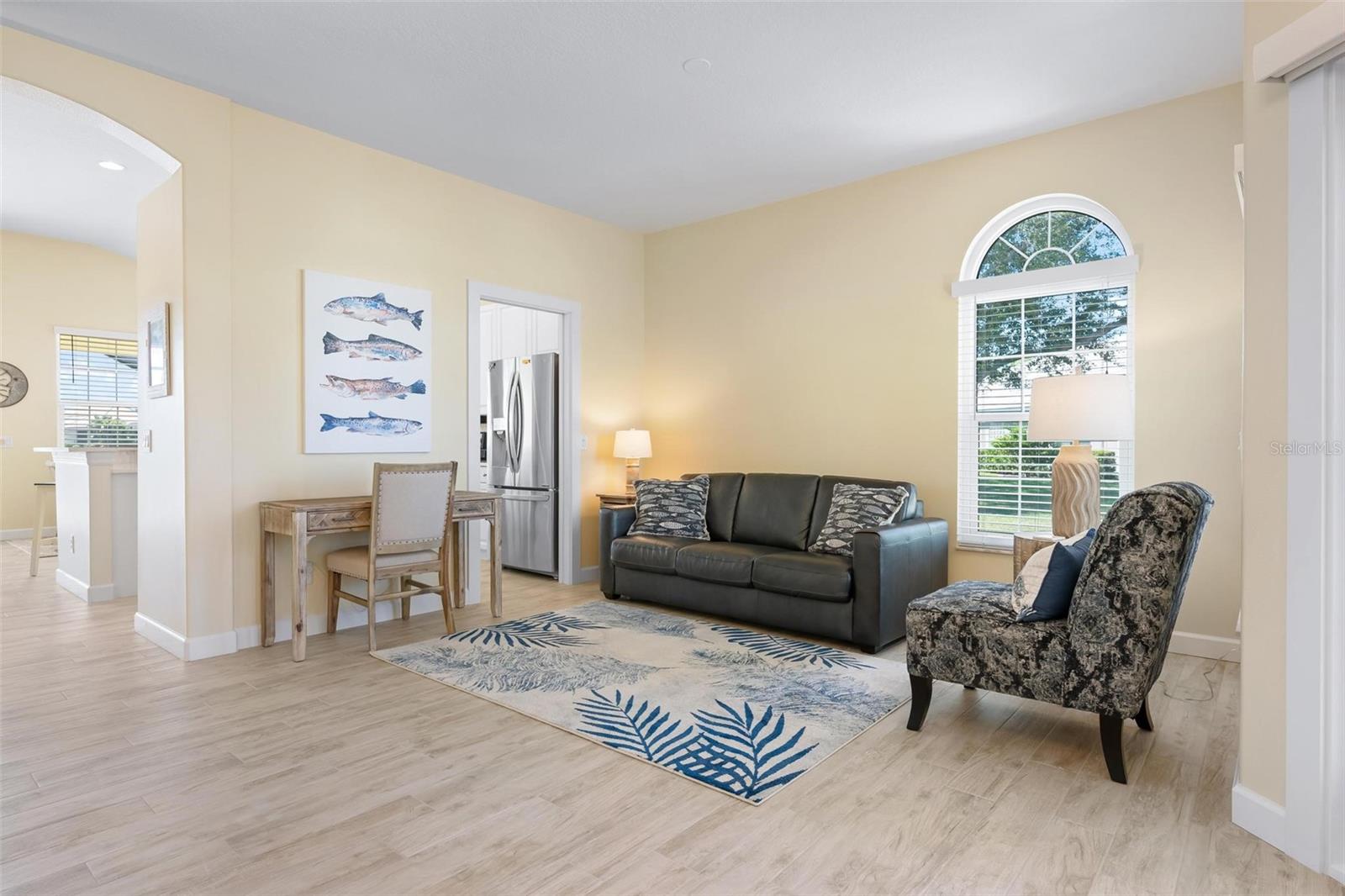 PELICAN POINTE GOLF & COUNTRY CLUB - Residential