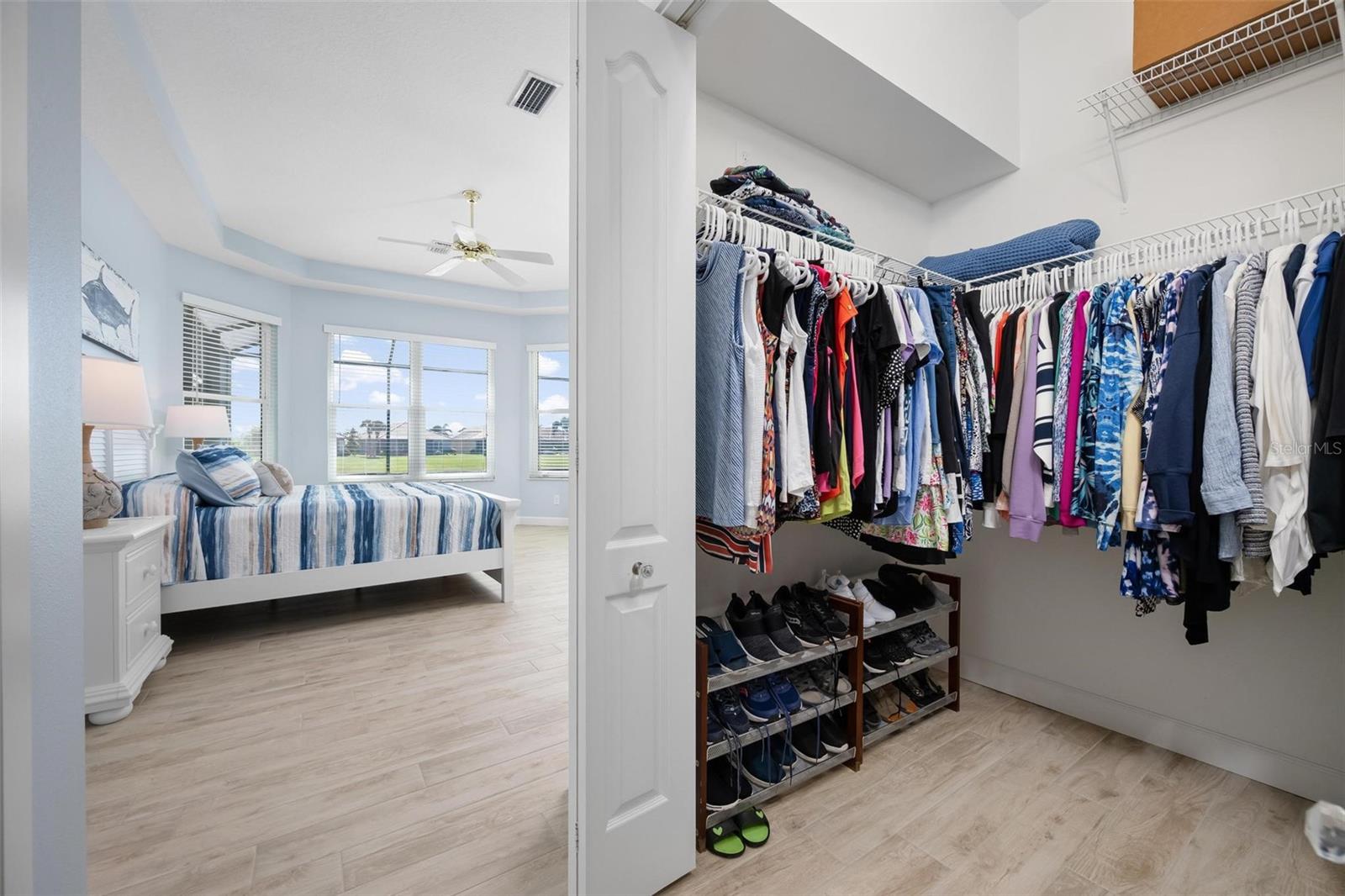 PELICAN POINTE GOLF & COUNTRY CLUB - Residential