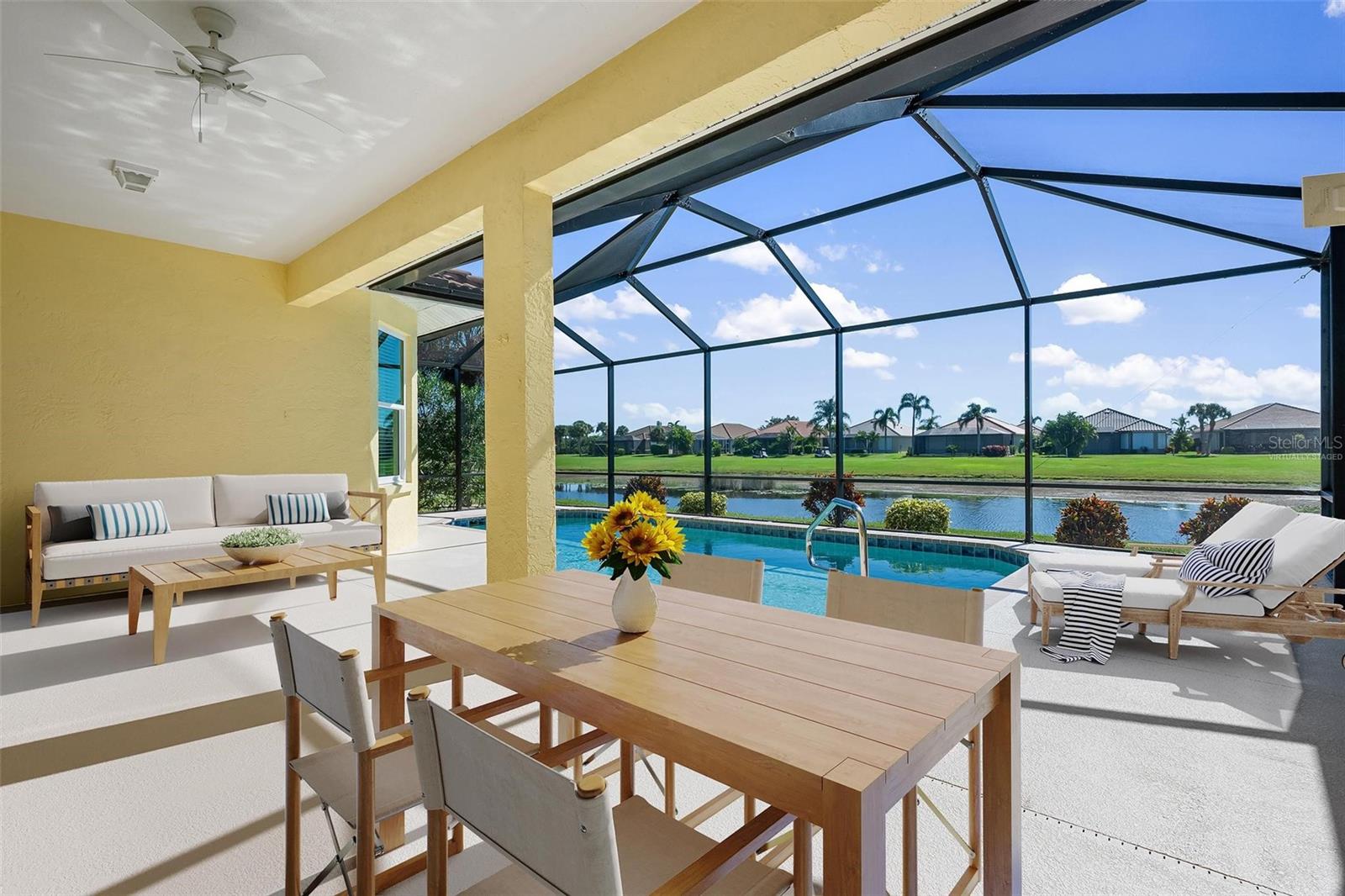 PELICAN POINTE GOLF & COUNTRY CLUB - Residential