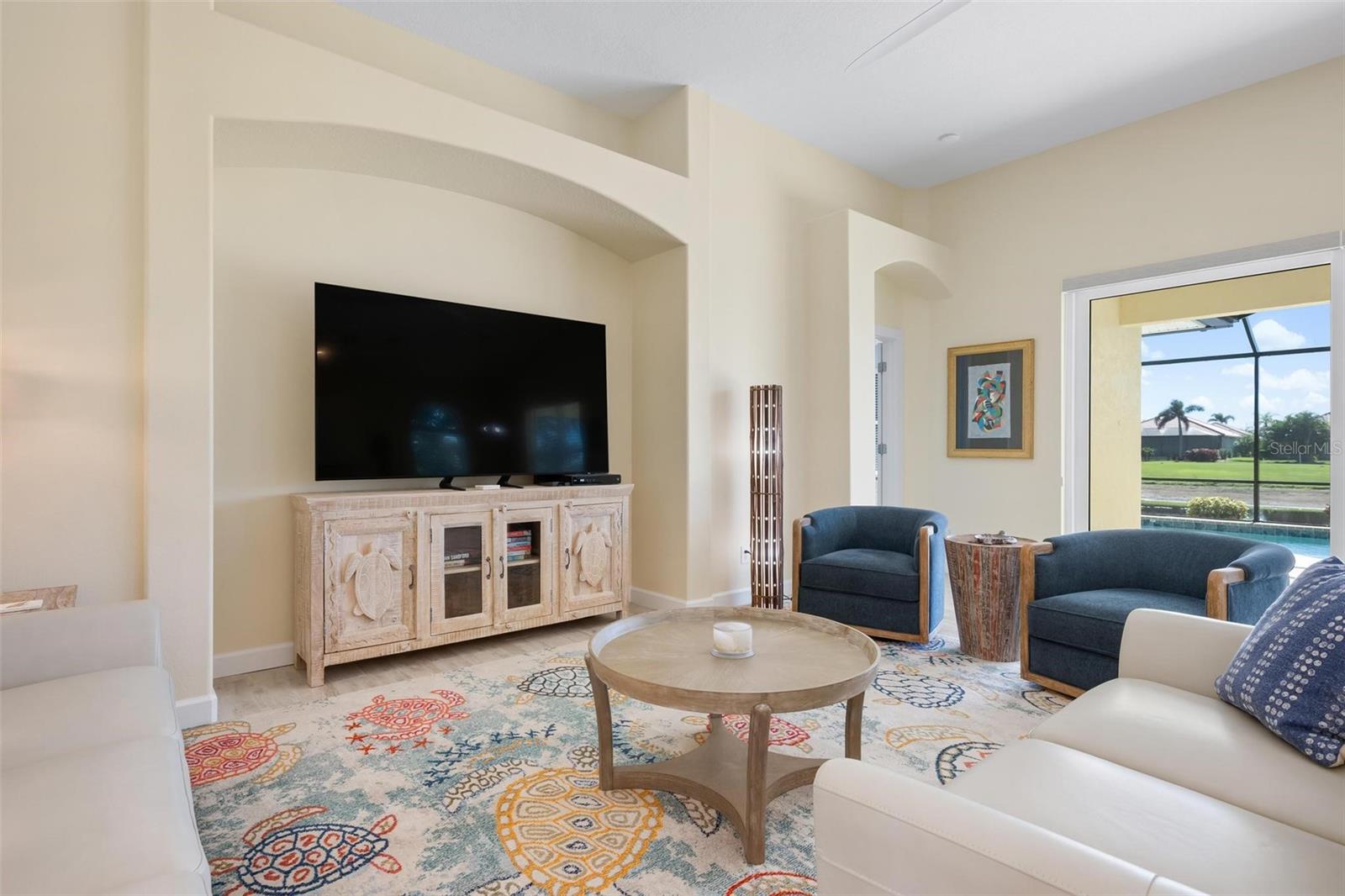 PELICAN POINTE GOLF & COUNTRY CLUB - Residential