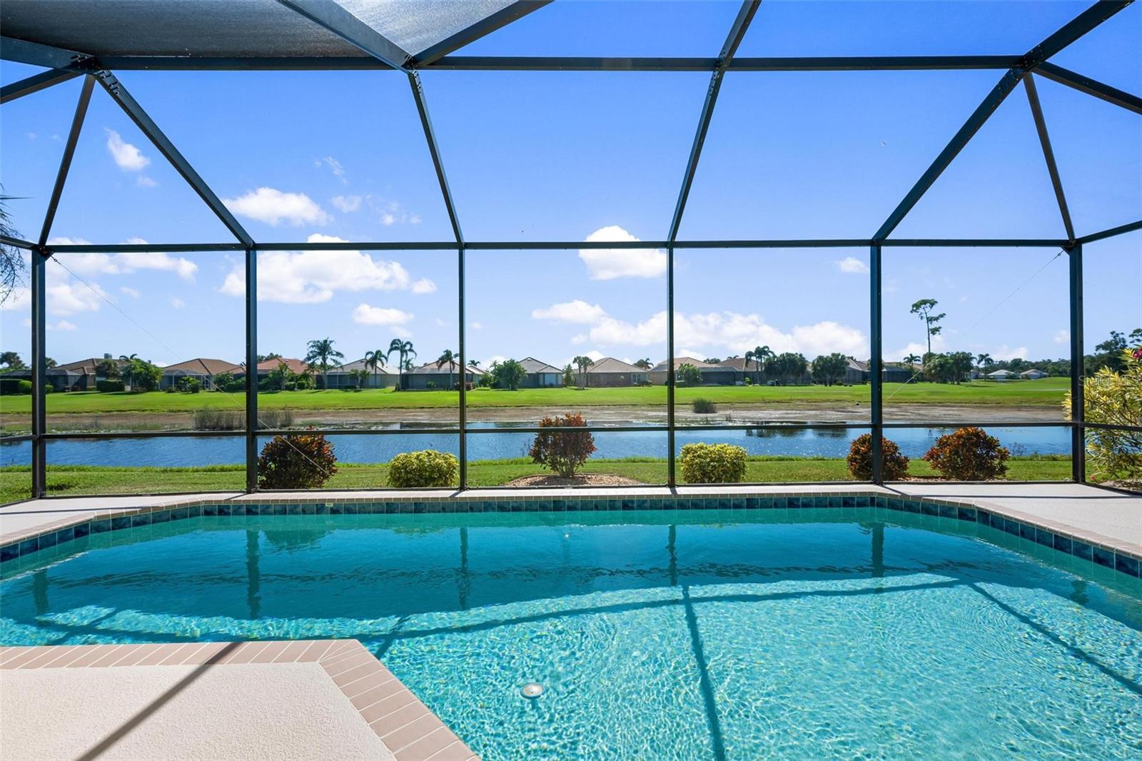 PELICAN POINTE GOLF & COUNTRY CLUB - Residential