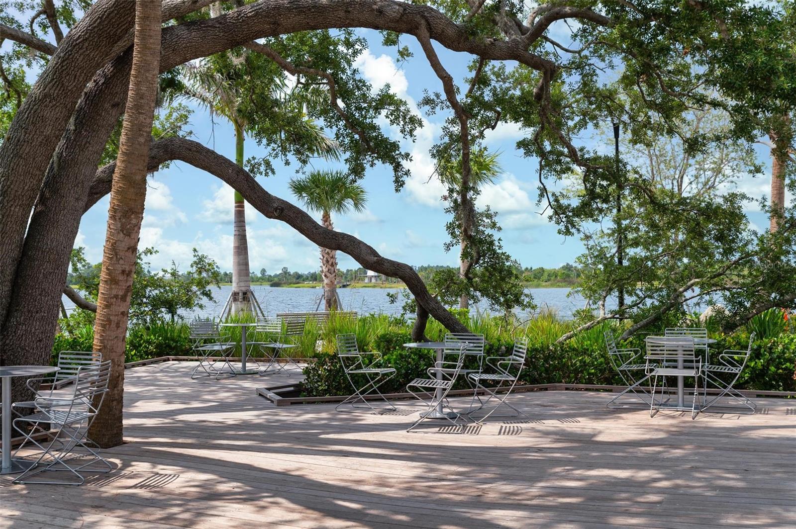 PELICAN POINTE GOLF & COUNTRY CLUB - Residential