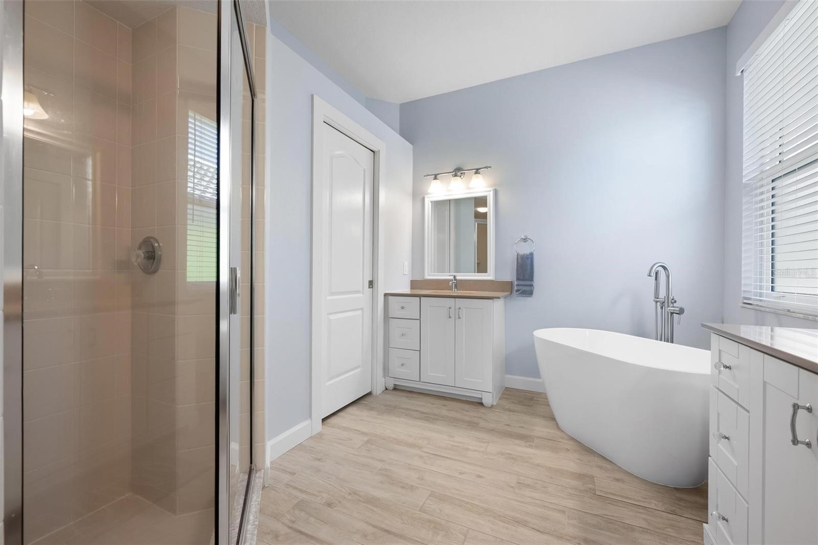 PELICAN POINTE GOLF & COUNTRY CLUB - Residential