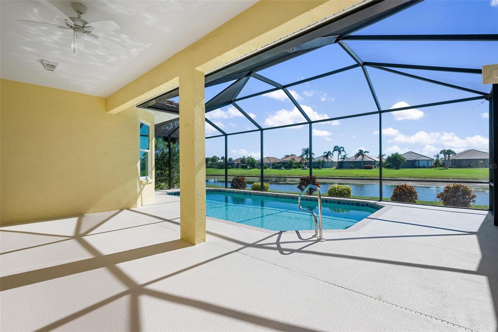 PELICAN POINTE GOLF & COUNTRY CLUB - Residential