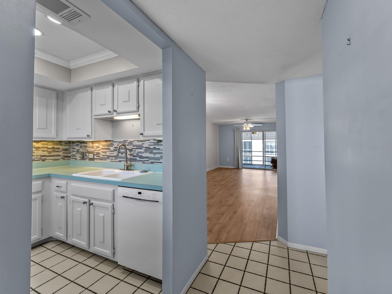 995 LAGUNA DRIVE 305