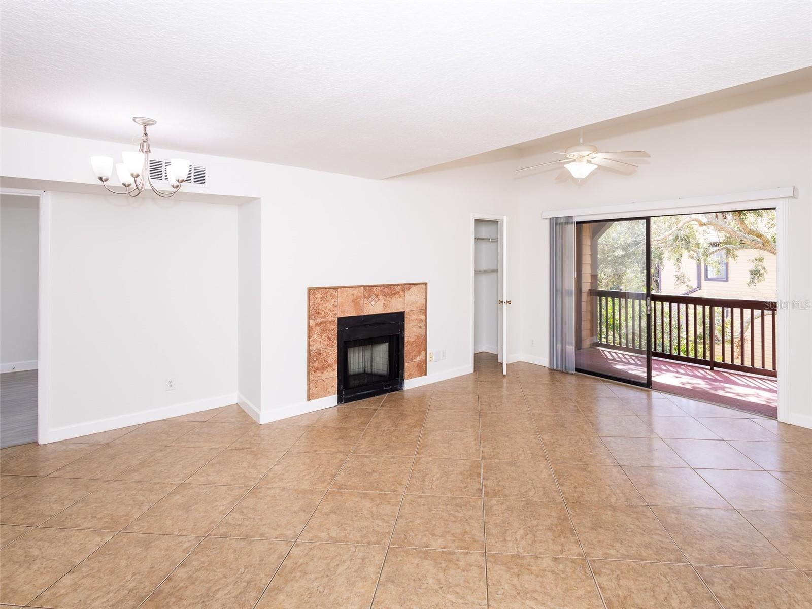 345 LAKEPOINTE DRIVE 302